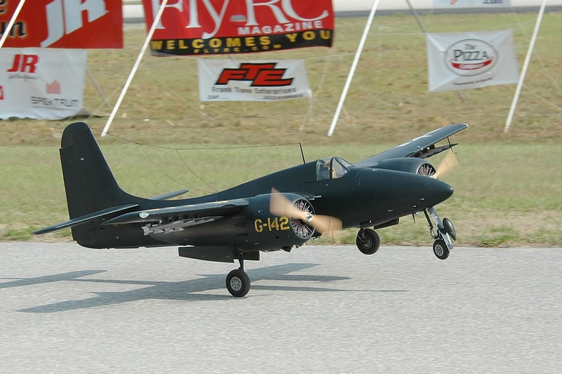 Illustration for article titled Top Gun 2008: Biggest RC Airplane Competition in the World